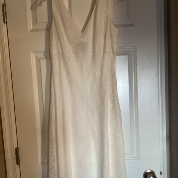 Anne Taylor white mid length flower dress - Picture 10 of 10